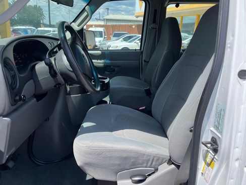 Used 2008 Ford E-350 and Econoline 350 XLT RWD image 6