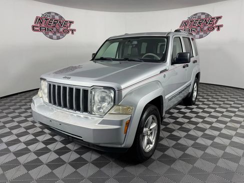 Used 2008 Jeep Liberty Limited w/ Premium Group image 3