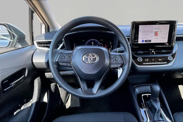 Used 2026 Toyota Corolla LE FWD image 5
