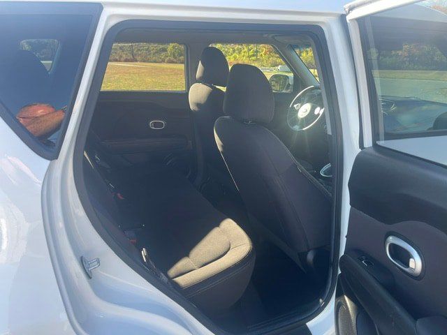 Used 2018 Kia Soul FWD image 10