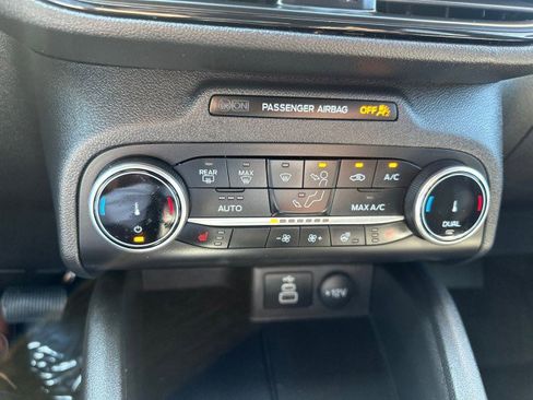 Used 2025 Ford Escape ST-Line Select AWD/4WD image 28