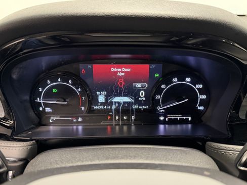 Used 2020 Lincoln Corsair Reserve w/ Equipment Group 201A image 22