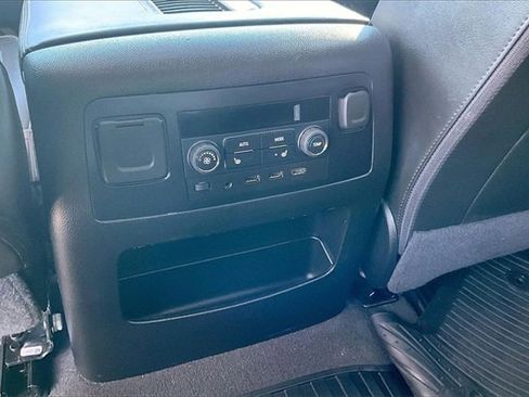 Used 2020 GMC Yukon XL Denali w/ Denali Ultimate Package image 22