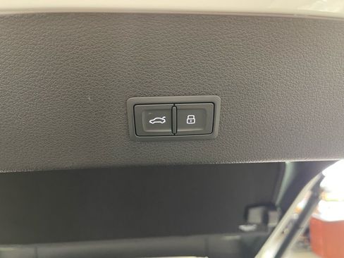Used 2024 Audi Q8 e-tron Premium AWD/4WD image 35