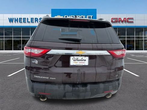Used 2020 Chevrolet Traverse LT image 4