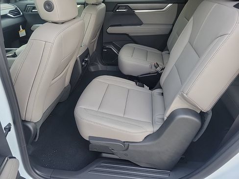 New 2026 GMC Acadia Elevation w/ Elevation Premium Package FWD image 11