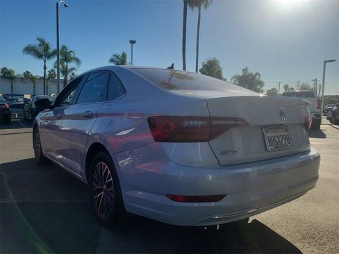 Used 2019 Volkswagen Jetta SE image 3