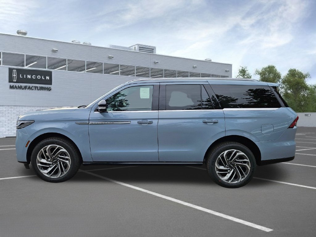 New 2027 Lincoln Navigator Reserve AWD/4WD image 2