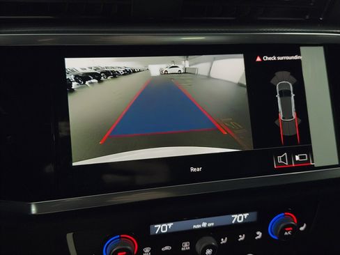 New 2025 Audi Q3 2.0T Premium image 24