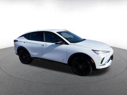 Used 2025 Buick Envista Sport Touring image 2