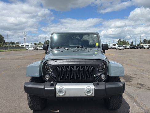 Used 2014 Jeep Wrangler Unlimited Sahara AWD/4WD image 2