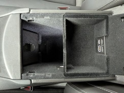 Certified 2022 Cadillac XT5 Premium Luxury image 23