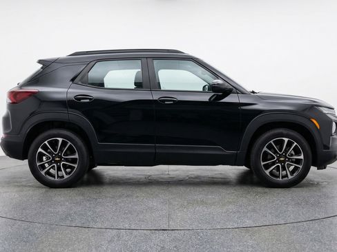 Used 2025 Chevrolet TrailBlazer LT FWD image 11