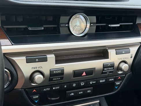 Used 2015 Lexus ES 350 w/ Premium Package FWD image 20