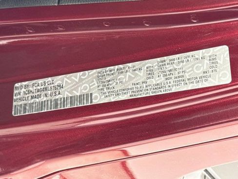 Used 2021 Jeep Gladiator Sport AWD/4WD image 31
