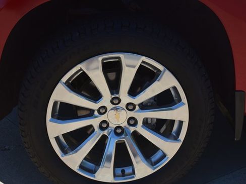 Used 2021 Chevrolet Silverado 1500 High Country w/ Technology Package AWD/4WD image 11