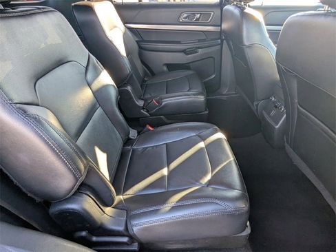 Used 2018 Ford Explorer XLT w/ Equipment Group 202A image 19