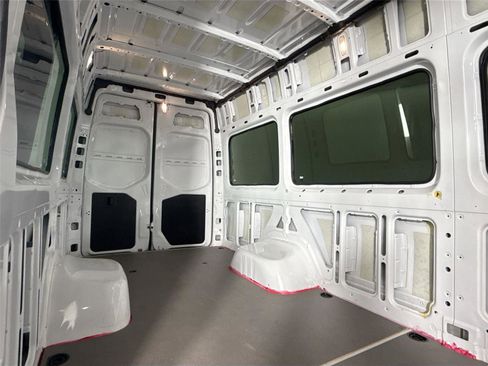 Used 2022 Mercedes-Benz Sprinter 3500 image 33