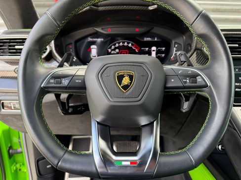 Used 2022 Lamborghini Urus image 38