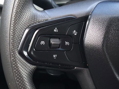 Used 2025 Chevrolet Trax LS w/ LS Convenience Package image 21