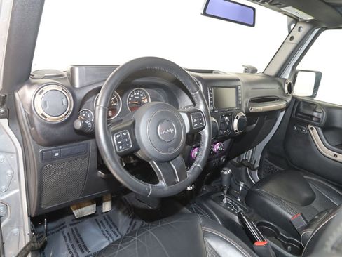 Used 2016 Jeep Wrangler Unlimited Sahara image 26