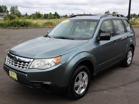 Used 2012 Subaru Forester 2.5X w/ Alloy Wheel Pkg AWD/4WD image 2