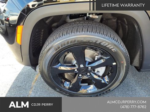 New 2025 Jeep Grand Cherokee L Altitude AWD/4WD image 3