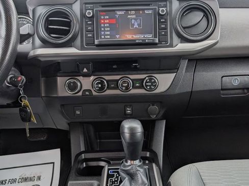 Used 2016 Toyota Tacoma SR5 image 12