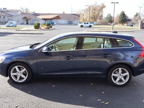 Used 2015 Volvo V60 T5 Premier image 9