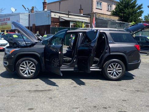 Used 2017 GMC Acadia SLE w/ Driver Alert Package I AWD/4WD image 4