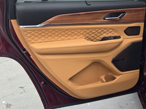 New 2026 Jeep Grand Cherokee L Summit AWD/4WD image 32