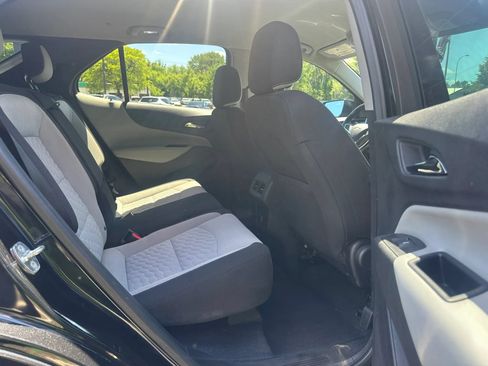 Used 2018 Chevrolet Equinox LT FWD image 19