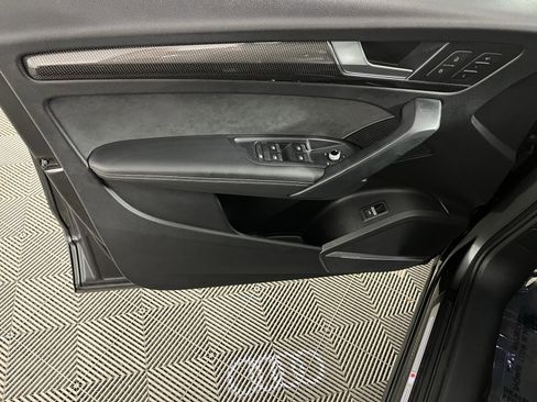 Used 2018 Audi SQ5 Premium Plus w/ S Sport Package image 17
