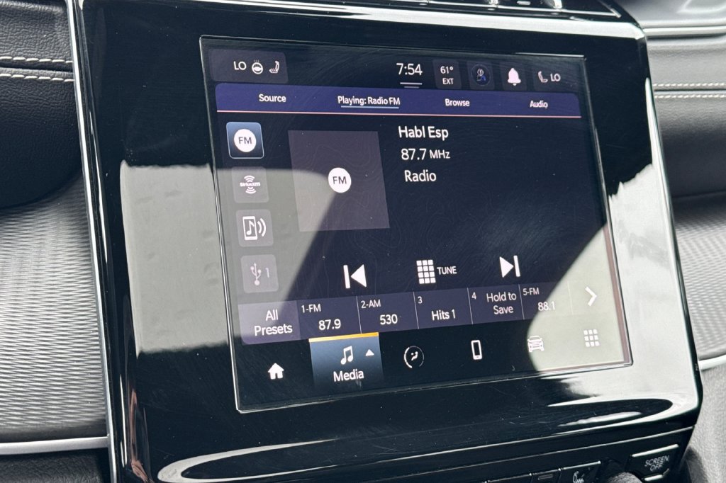 Used 2024 Jeep Grand Cherokee L Altitude RWD image 22