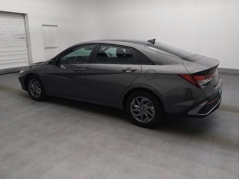 Used 2024 Hyundai Elantra SEL FWD image 3