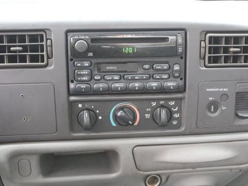 Used 2002 Ford F250 XL image 13