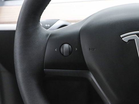 Used 2024 Tesla Model Y Long Range image 30