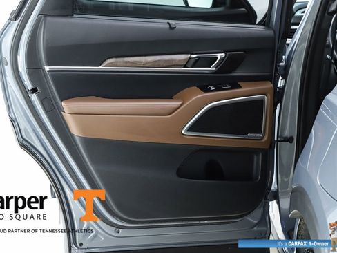 Used 2021 Kia Telluride SX w/ SX Prestige Package image 17