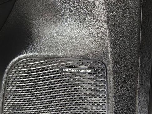 Used 2022 Chrysler Pacifica Limited w/ Uconnect Theater Family Group image 30