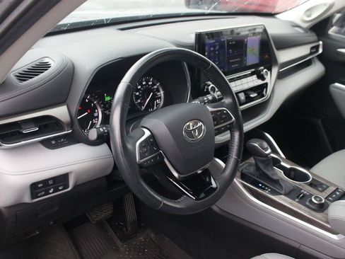 Used 2021 Toyota Highlander Limited AWD/4WD image 17
