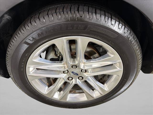 Used 2016 Ford Explorer XLT w/ Equipment Group 202A FWD image 12