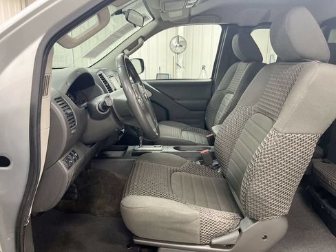 Used 2016 Nissan Frontier SV AWD/4WD image 17