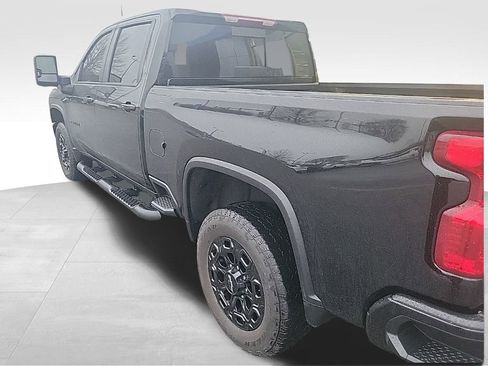 Used 2023 Chevrolet Silverado 2500 LT w/ Midnight Edition image 2