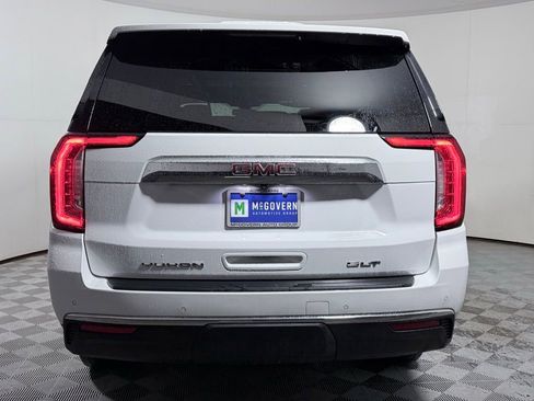 Used 2022 GMC Yukon XL SLT w/ SLT Premium Package AWD/4WD image 4