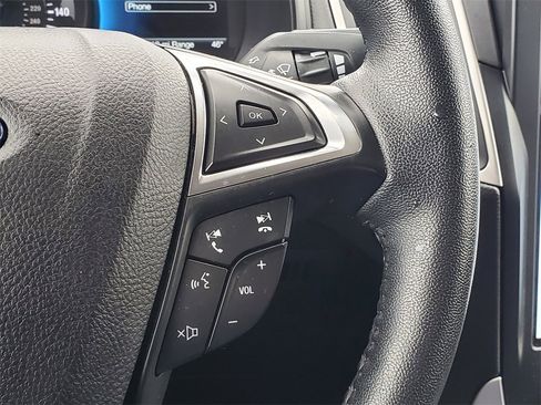 Used 2024 Ford Edge SEL image 13