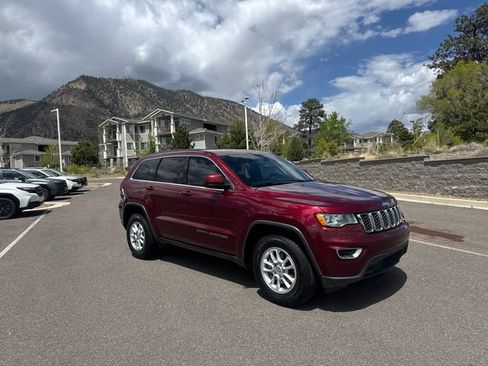 Used 2018 Jeep Grand Cherokee Laredo RWD image 1