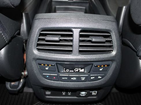 Used 2021 Honda Pilot Touring image 14