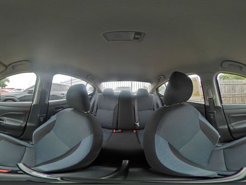 Used 2025 Nissan Versa SV FWD image 35