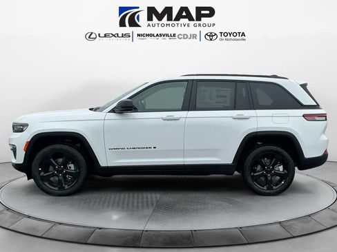 New 2025 Jeep Grand Cherokee Limited w/ Luxury Tech Group II image 3