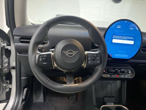 Used 2025 MINI Cooper 2-Door Hardtop FWD image 15